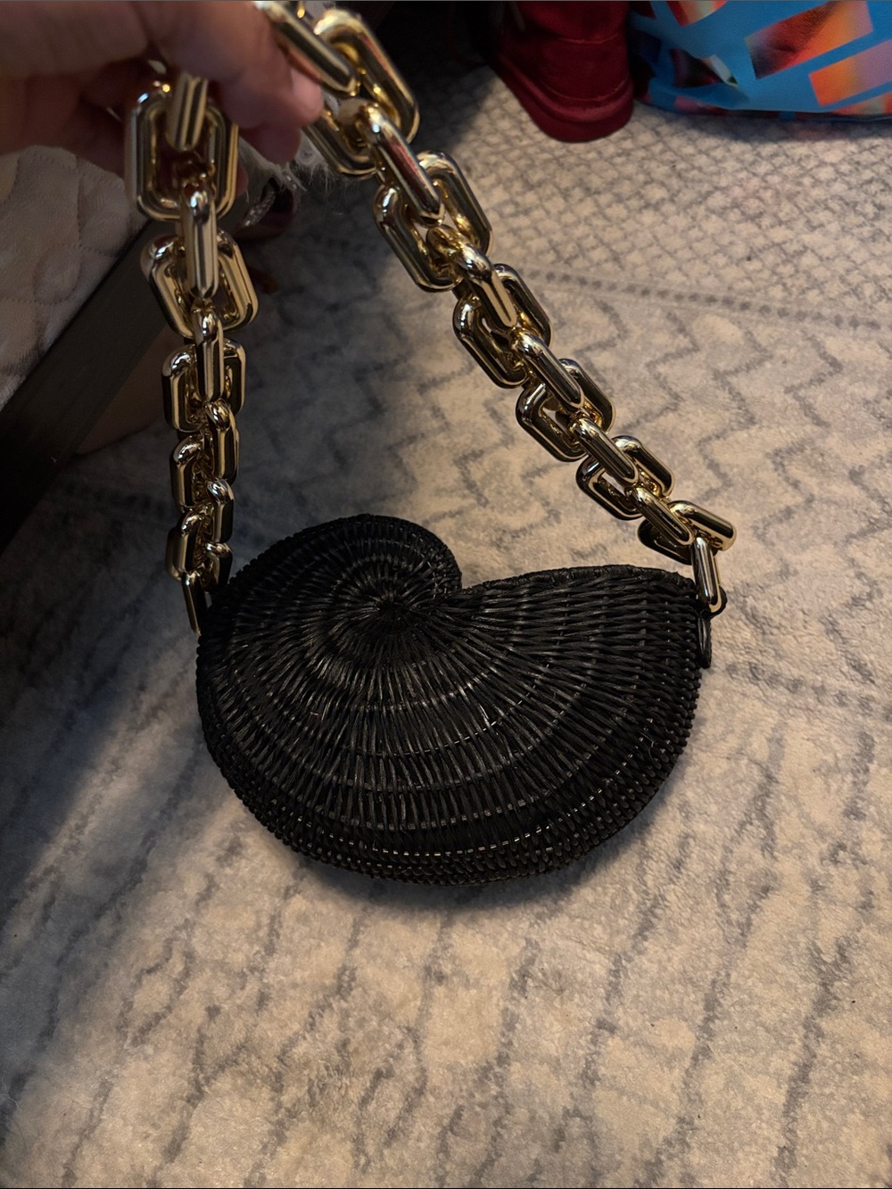 Poolside Conch Bag - Picture 3 of 4
